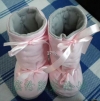 第一次给宝宝做的小靴子