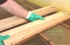 木制的手工织布机的制造过程